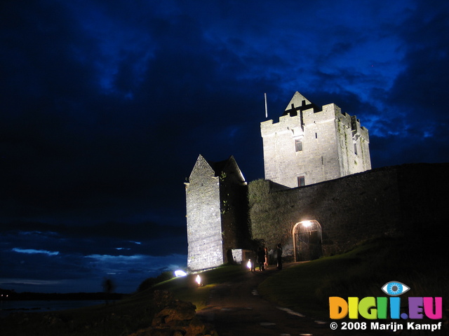 27014 Dunguaire Castle by night